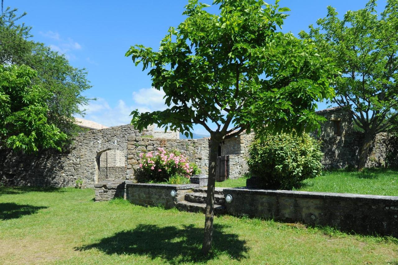 Chateau Du Poet-Celard Bed and Breakfast Le Poët-Célard Eksteriør billede